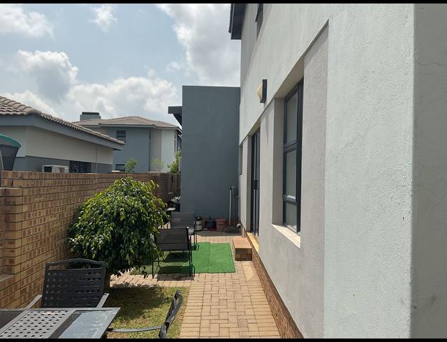 3 BEDROOM DUPLEX FOR SALE IN THATCHFIELD ESTATE